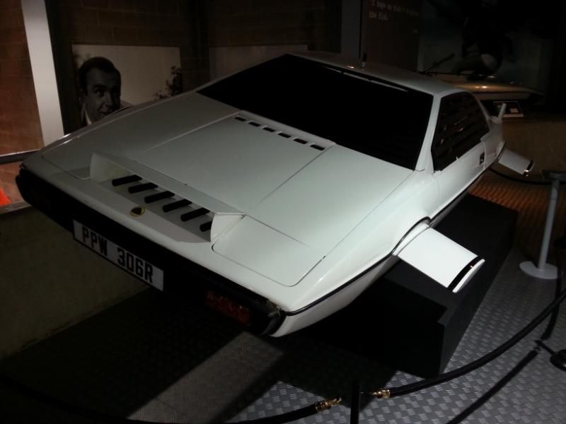 bonds lotus ,aston and top gear and f1 pics from today Lotus