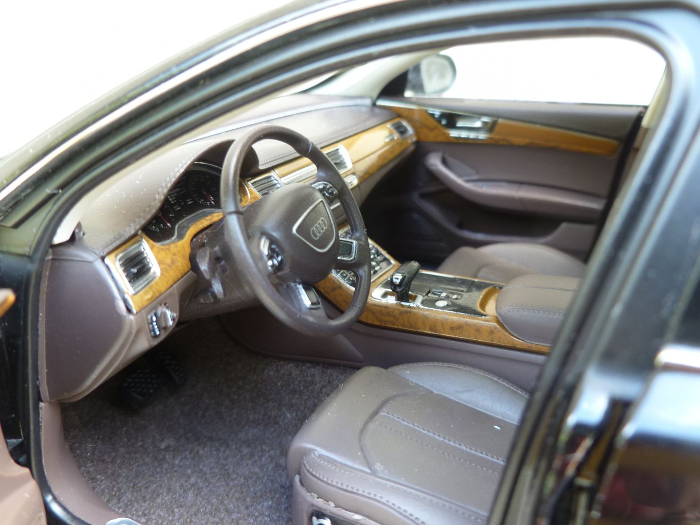Kyosho Audi A8 W12 D4 Dealer Edition Dx Sedan Coupe