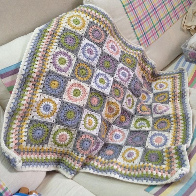 Sunburst granny square small blanket is done finally, will list it on my Etsy shop later. #crochetblanket #etsyhandmade photo 12339570_975480199186307_7522897368411712657_o.jpg