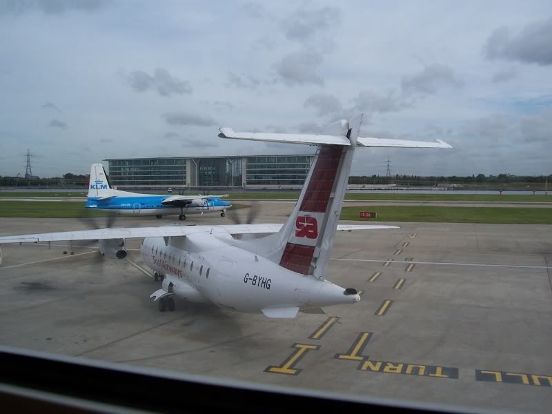 http://i2.photobucket.com/albums/y11/VC10/London%20City/scot_airways_back_view.jpg