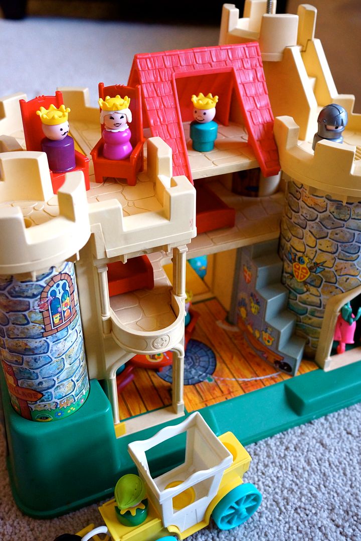 little people toy castle