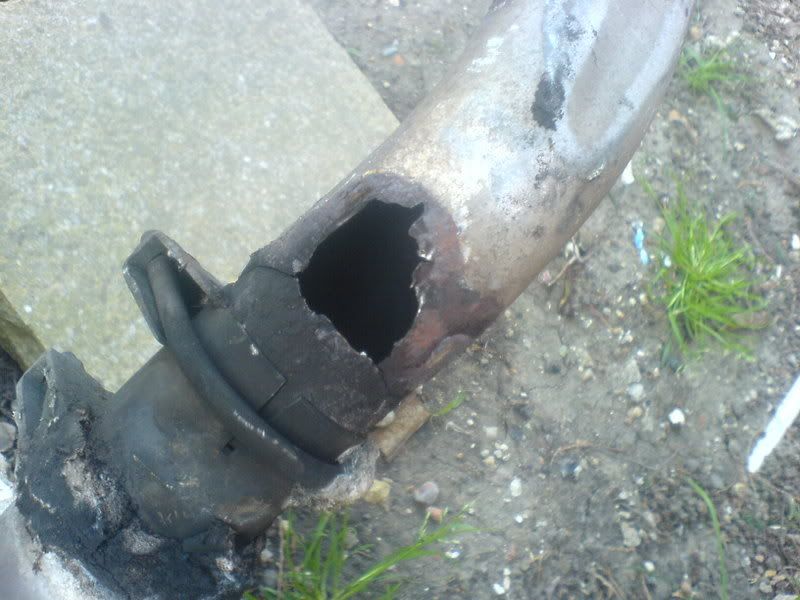 exhausthole.jpg