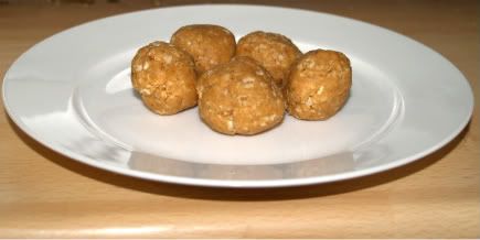 Peanut Butter Honey Oatmeal Balls1