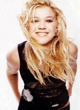 normal_010l.jpg kelly clarkson image by marispihle