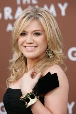 normal_GM13.jpg kelly clarkson image by marispihle
