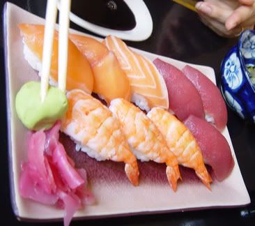 sushi-bar-sushi.jpg