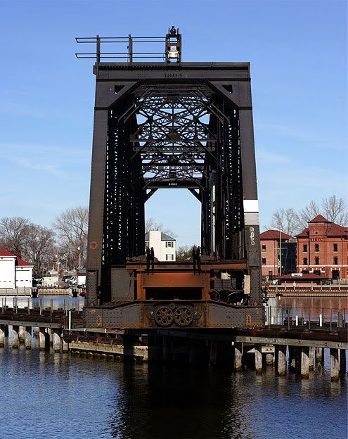 IMAGE: http://i2.photobucket.com/albums/y17/jimthias/Trains/Bridge1small.jpg