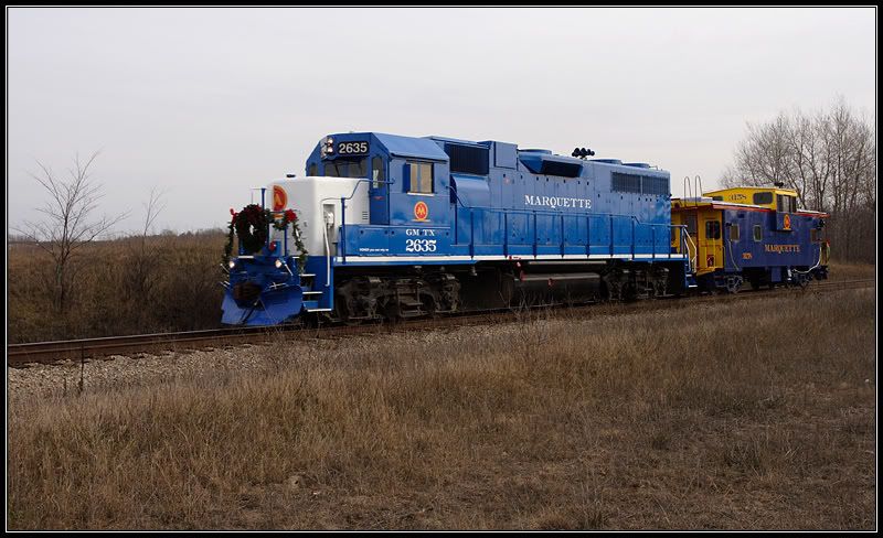 IMAGE: http://i2.photobucket.com/albums/y17/jimthias/Trains/SantaTrain-5391.jpg