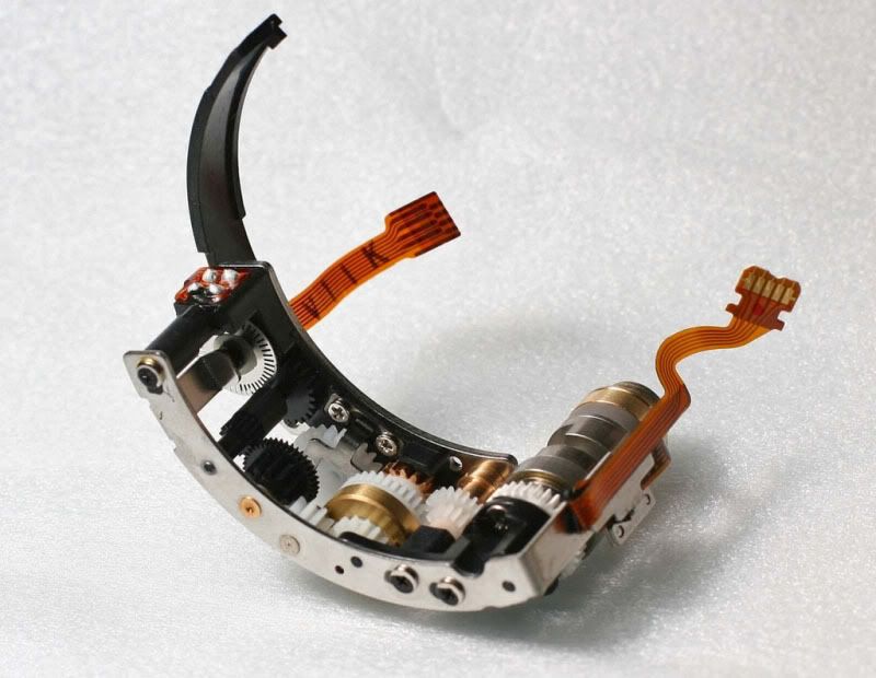 IMAGE: http://i2.photobucket.com/albums/y17/msowsun/photo%20stuff/EF50mmclutchsystem2_800.jpg