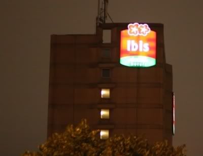 IMAGE: http://i2.photobucket.com/albums/y17/msowsun/photo%20stuff/IMG_5288_400.jpg