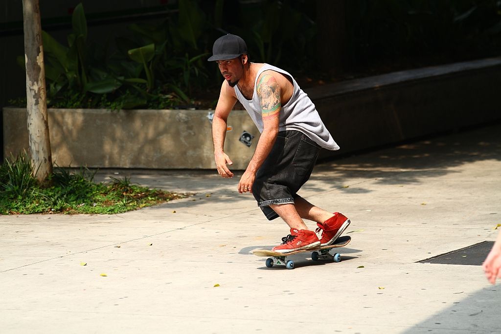 IMAGE: http://i2.photobucket.com/albums/y17/msowsun/photo%20stuff/Photo4/IMG_3637_1024.jpg