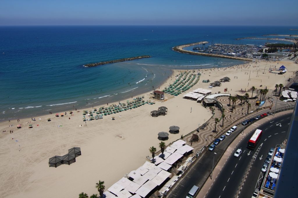 IMAGE: http://i2.photobucket.com/albums/y17/msowsun/photo%20stuff/Photo5/IMG_5267.jpg