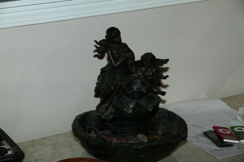 IMAGE: http://i2.photobucket.com/albums/y17/msowsun/photo%20stuff/Photo6/IMG_3172.jpg