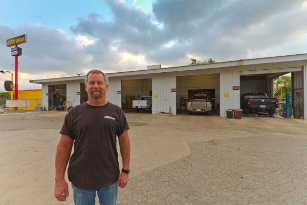 IMAGE: http://i2.photobucket.com/albums/y17/msowsun/photo%20stuff/Photo6/_1-20.jpg