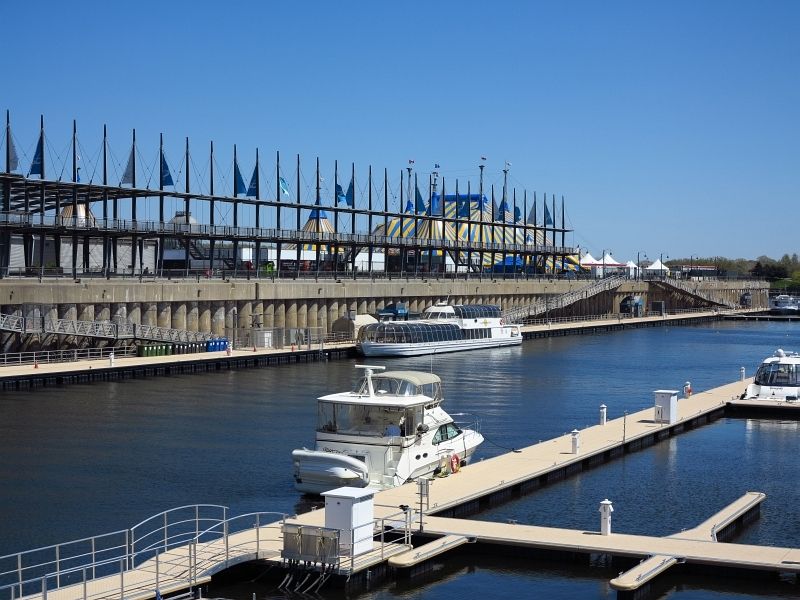 IMAGE: http://i2.photobucket.com/albums/y17/msowsun/photo%20stuff/Photo8/IMG_0465.jpg