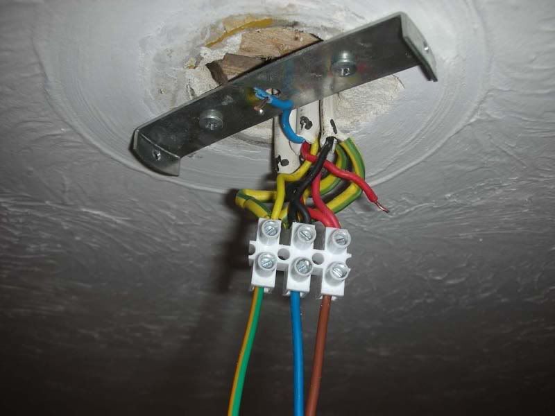 Electrical help needed wiring a light fitting Detailing World