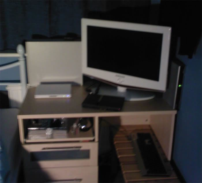 desk1.jpg
