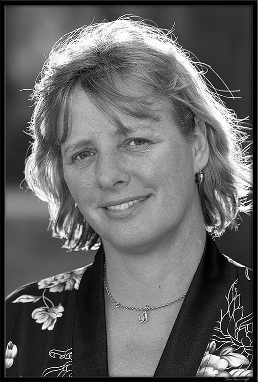 IMAGE: http://i2.photobucket.com/albums/y21/johnhem/Sue-B-W1.jpg