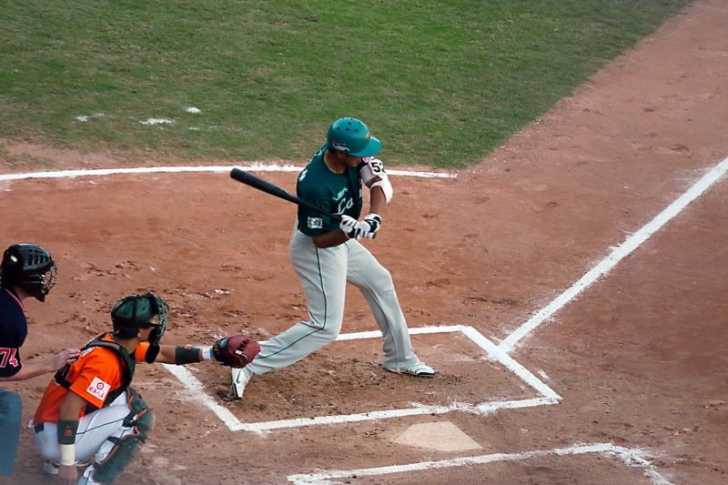http://i2.photobucket.com/albums/y22/dennis11/baseball/baseball/P1090988-s.jpg