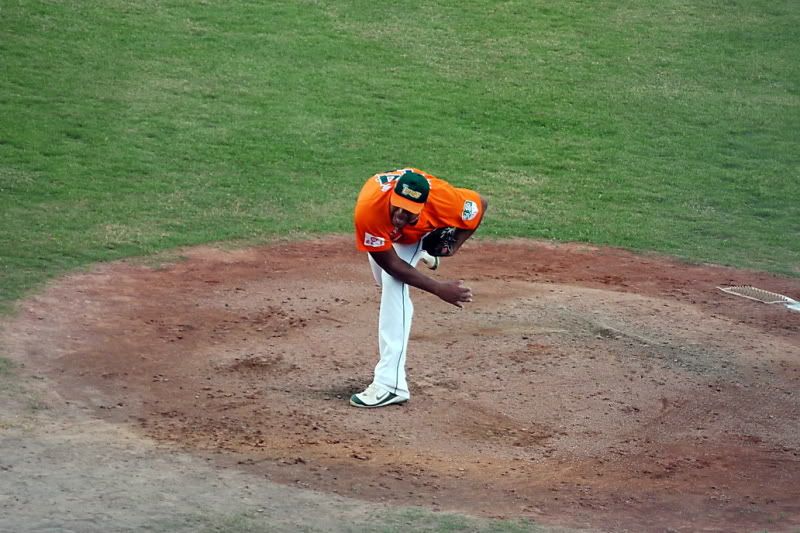 http://i2.photobucket.com/albums/y22/dennis11/baseball/baseball/P1100163-s.jpg