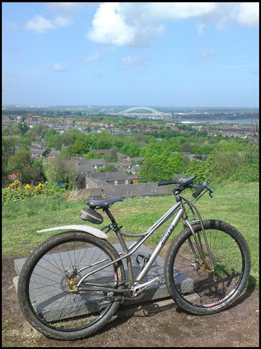 http://i2.photobucket.com/albums/y23/Johnclimber/RuncornBridgefromHaltonCastlecompre.jpg