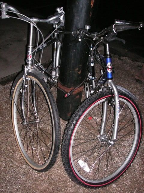 kissing bikes