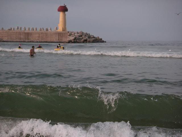 mushroom lighthouse at the 38th parallel (halfway to sokcho)