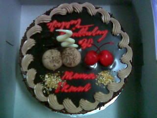 Ze cake. Thank you, Abah Ikmal!