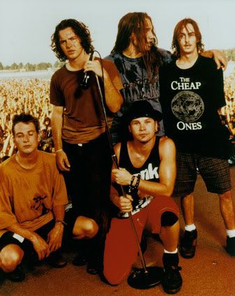 Pearl Jam dengan imej otai