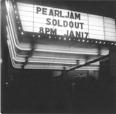 Pearl Jam - 1992-01-17 Vault Series Moore Theater- Vault #1 (FLAC) (2011)