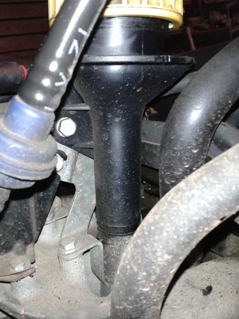 UKSaabs • View topic Oil level not showing on dipstick after oil change?