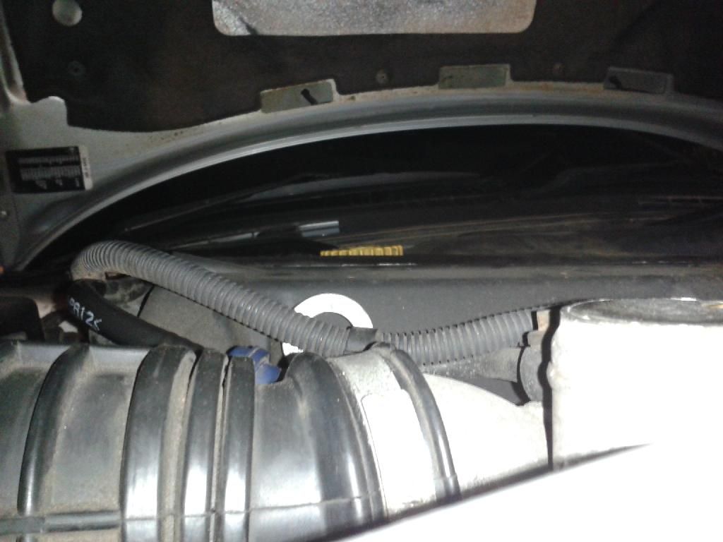 UKSaabs • View topic Oil level not showing on dipstick after oil change?