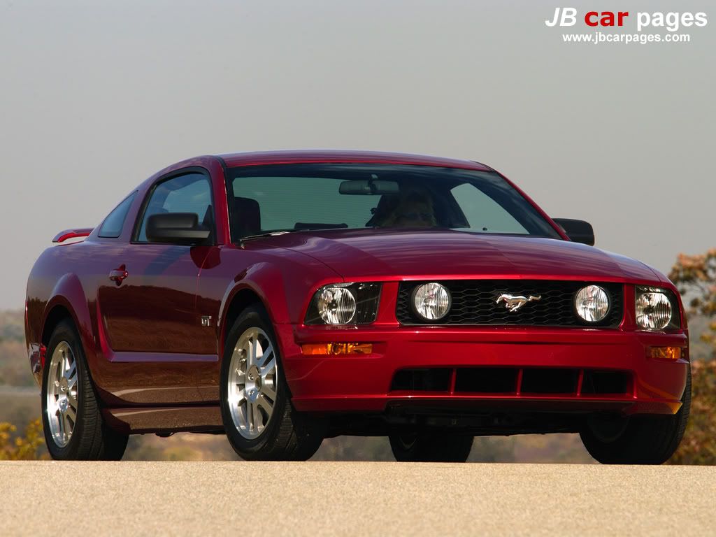 2005fordmustanggtredfrontright.jpg