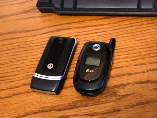 Motorola W375 and Tracfone Lg cg 225 Features