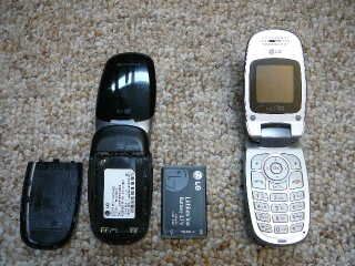LG 200c front, back, battery, and back cover.