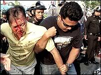 _41215742_thailandprotest_ap203b.jpg