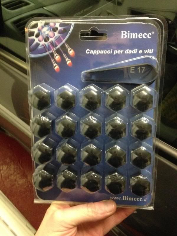 250 Wheel nuts plastic cover