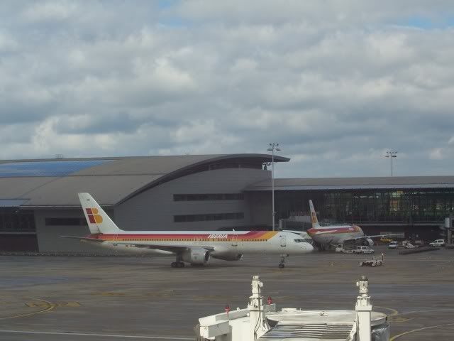 http://i2.photobucket.com/albums/y36/Flambards/BrusselsMarch2006/iberia757bru.jpg