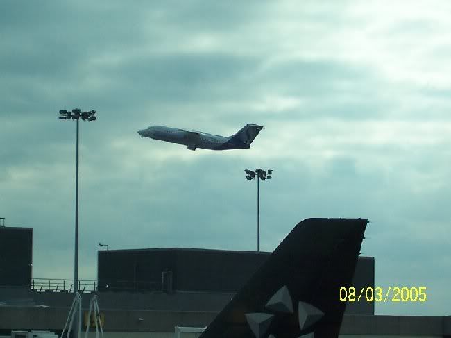 http://i2.photobucket.com/albums/y36/Flambards/sn2174leaving080305.jpg