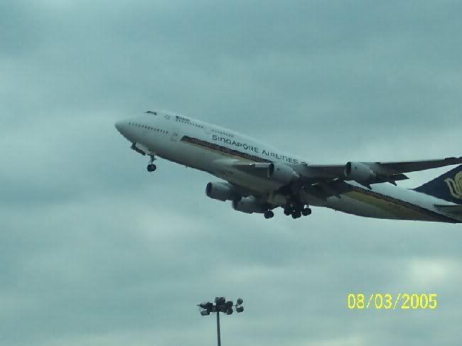 http://i2.photobucket.com/albums/y36/Flambards/sqaftertakeoff080305.jpg