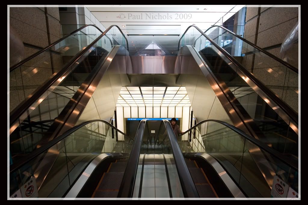 http://i2.photobucket.com/albums/y36/MMSR5/Aero%20900/Escalators.jpg