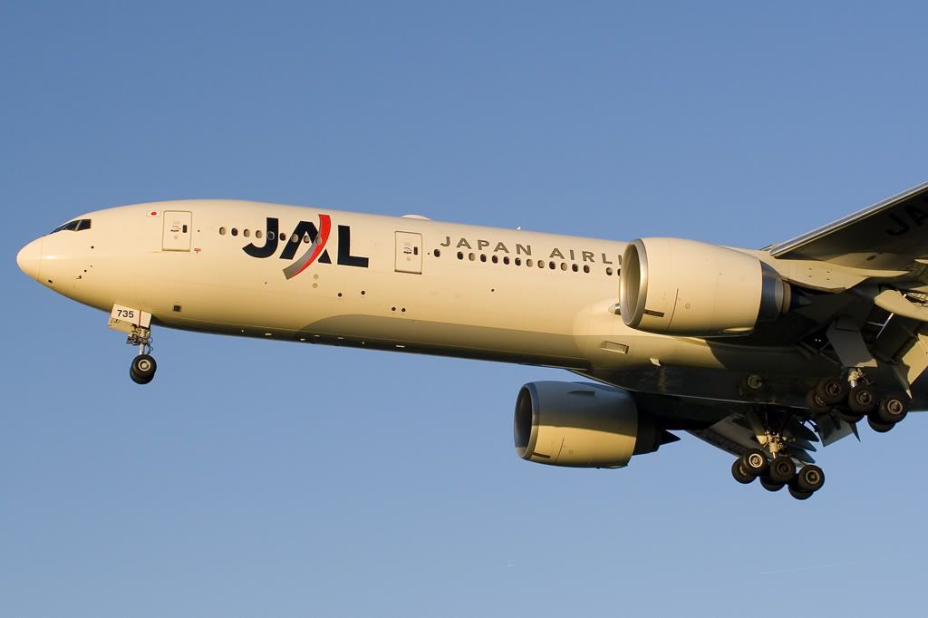 http://i2.photobucket.com/albums/y36/MMSR5/More%20Stuff/JAL7772-LHR-140107.jpg