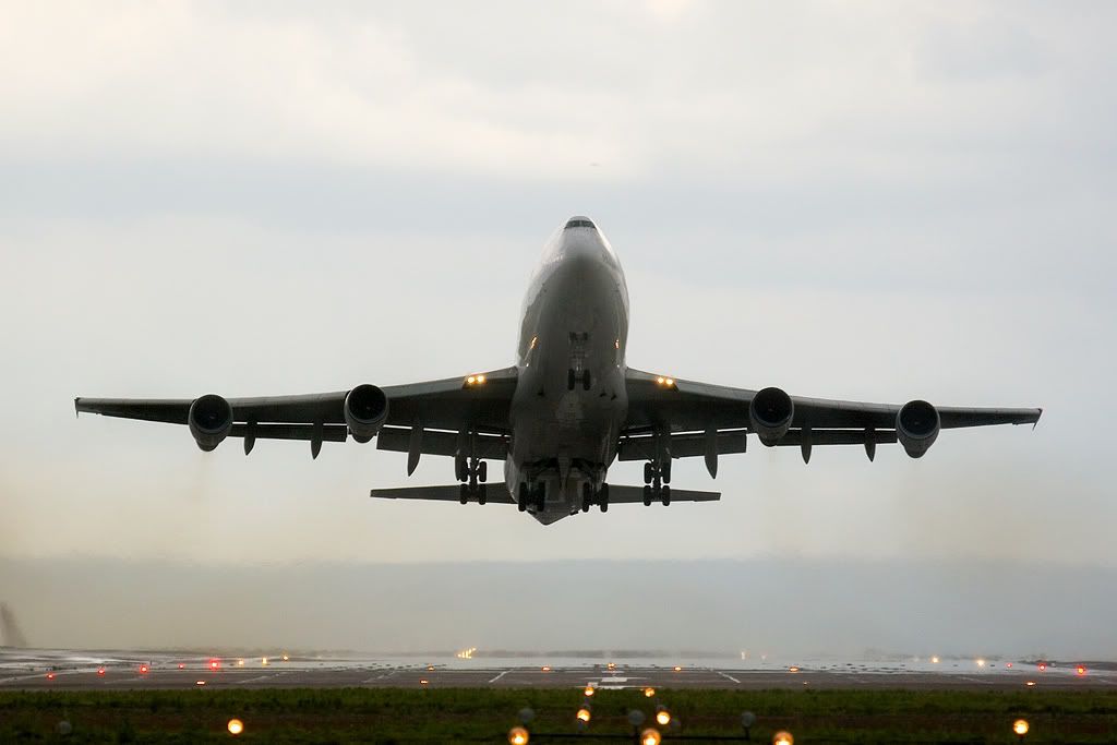 http://i2.photobucket.com/albums/y36/MMSR5/New%20Edits/747Take-off.jpg