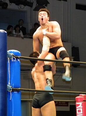 nagaochokeslam.jpg