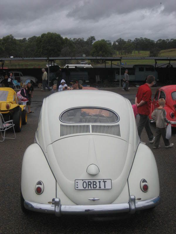 http://i2.photobucket.com/albums/y38/squizy/VWBug-InEaster2008018.jpg