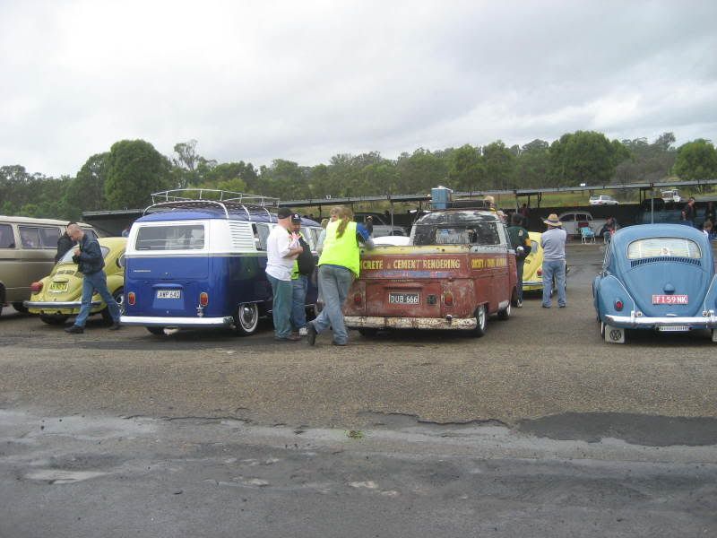 http://i2.photobucket.com/albums/y38/squizy/VWBug-InEaster2008027.jpg