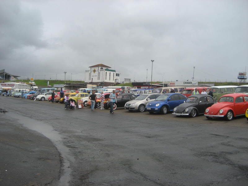 http://i2.photobucket.com/albums/y38/squizy/VWBug-InEaster2008029.jpg