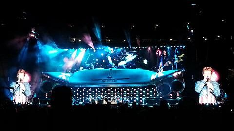 Bon_Jovi_Concert_06b_zps4899d3c5.jpg
