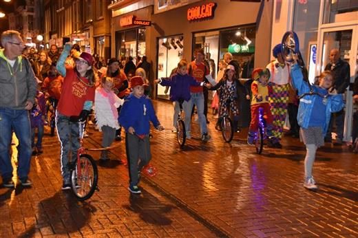 http://i2.photobucket.com/albums/y42/dommeltje/dommeltje004/Taptoe%20%20130.jpg