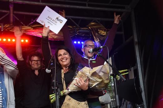 http://i2.photobucket.com/albums/y42/dommeltje/dommeltje009/GoudenPet%20124.jpg